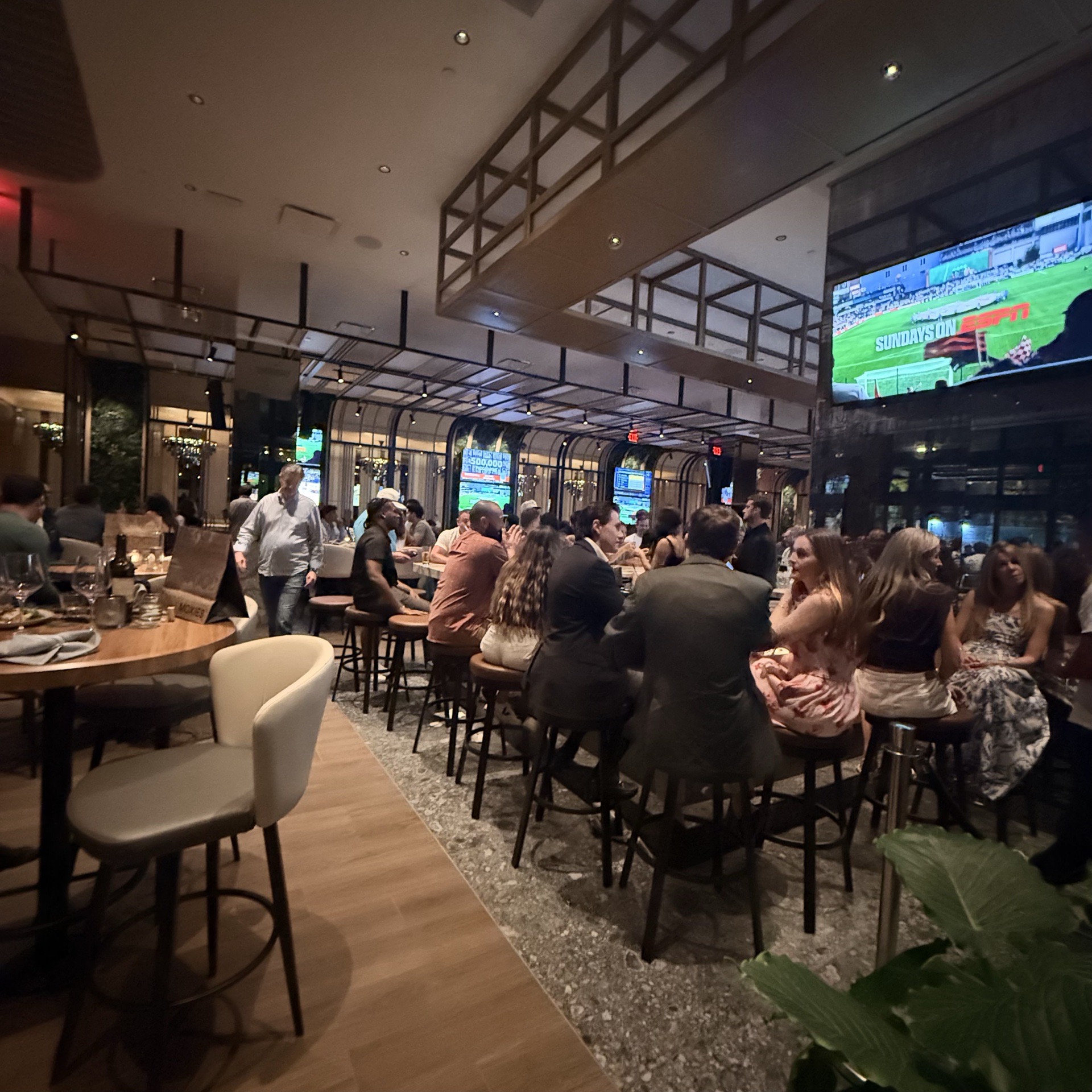 Moxies West Palm Beach Restaurant photo 3